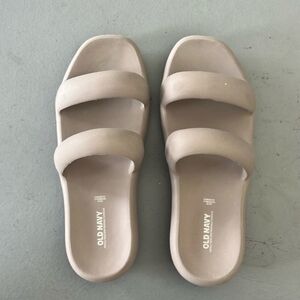 🤎Fun! Old Navy Slides🤎